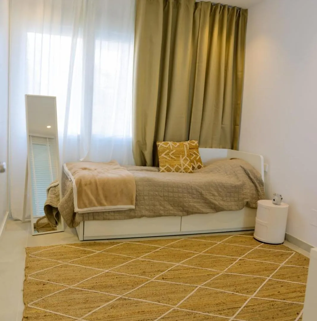 Luxurious 3 Bed Apartment With A Lovely Sea View In Carvajal Beach Benalmádena İspanya