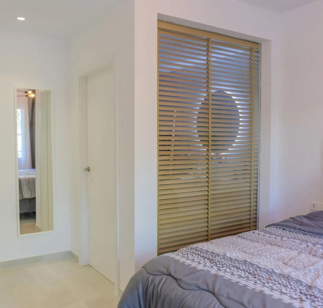 Luxurious 3 Bed Apartment With A Lovely Sea View In Carvajal Beach Benalmádena