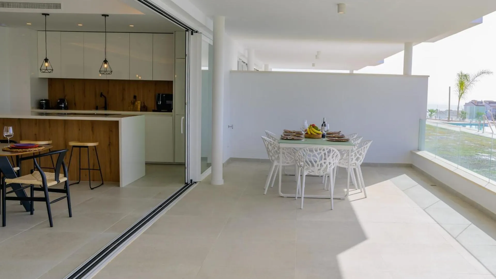 Luxurious 3 Bed Apartment With A Lovely Sea View In Carvajal Beach Benalmádena